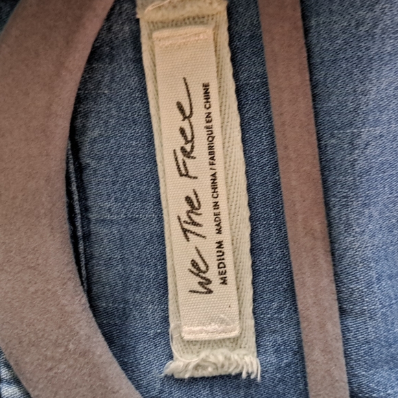 Free People We The Free With Love Chambray Denim Button Down Shacket siz… - Picture 7 of 9